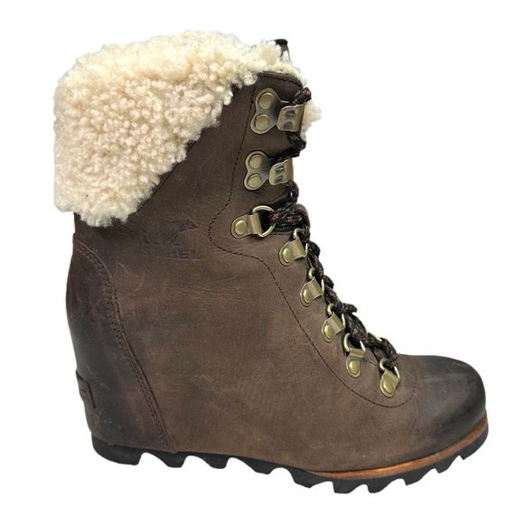 SOREL Conquest Wedge Shearling Booties - Size 6 - Picture 5 of 9